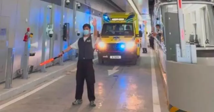 新皇崗口岸深港救護車跨境病人交接演練 消防處稱提升跨部門協作能力