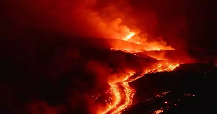 埃特納火山持續噴灰 西西里島機場關閉五日旅客滯留