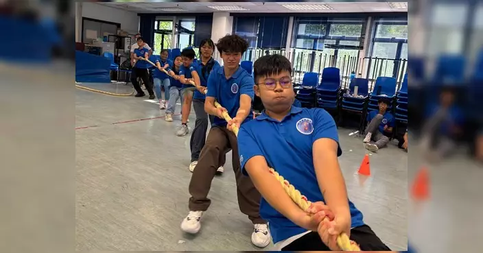 警察樂隊少年團學拔河 60團員分組對決煉團隊精神