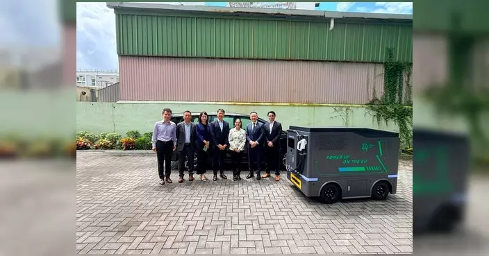 環境及生態局助推移動充電機器人 為的士小巴屋苑提供靈活快充方案