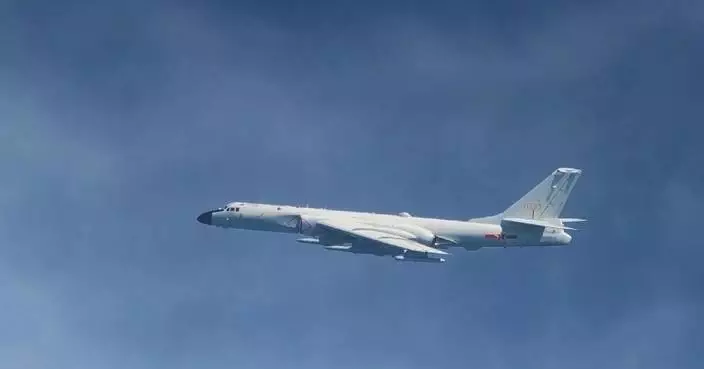 中國人民解放軍黃岩島演習 轟-6J轟炸機攜鷹擊-12導彈亮相