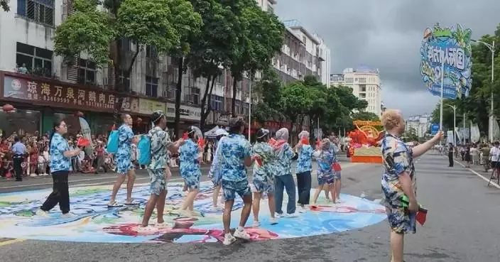 海南潑水節周三展開 吸引八國遊客組團參與