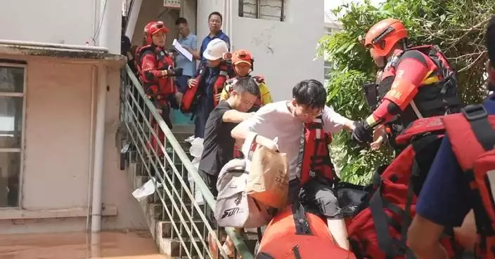 華南水災嚴重 工廠工人及居民獲救
