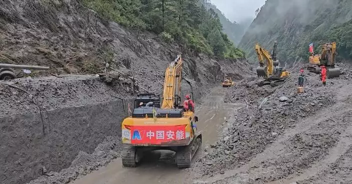 西藏吉隆縣泥石流｜多支隊伍陸空水路救援 堰塞湖不穩恐決堤