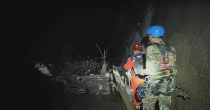 中國九名隧道專家抵尼泊爾救援 泥石流死亡人數增至903