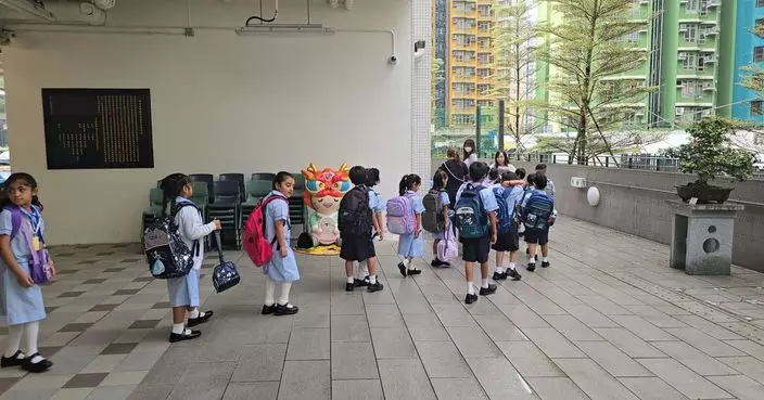 臨床心理學家稱開學後部分學生或有壓力 籲家長多聆聽多擁抱子女