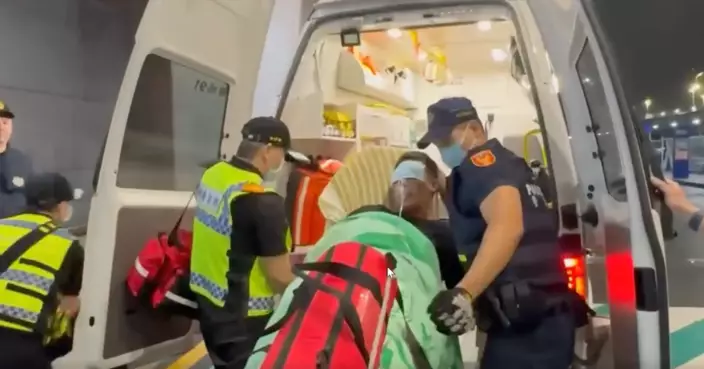 國泰航空實習生桃園機場遭挾持腹部刀傷25厘米 與嫌犯同告受傷送院