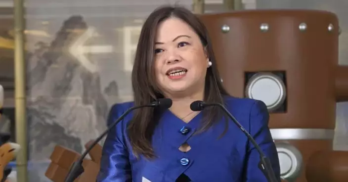 羅淑佩恭賀劉慕裳及游泳隊四將奪得兩面亞運銀牌 祝願港隊繼續取得佳績