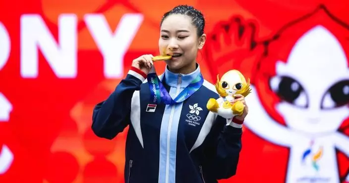 李家超祝賀沈曉榆為港隊奪今屆亞運首金 讚以精湛招式為港爭光