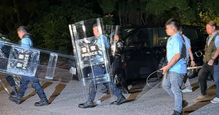 漁護署警方再到壆圍南路嘗試捕捉無人看管狗隻