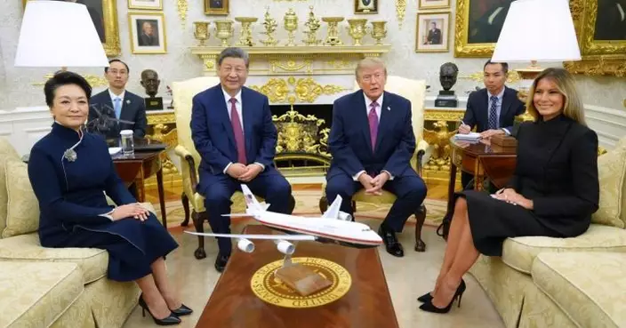 習近平於白宮橢圓形辦公室與特朗普小範圍交流