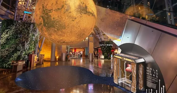 朗豪坊萬聖節呈獻「Walk me to Mars」 7米巨型火星裝置登陸旺角