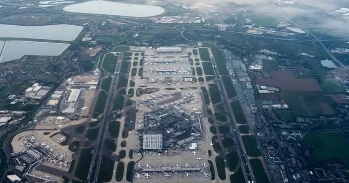 英國機場逾千航班取消 空管系統故障致交通大混亂
