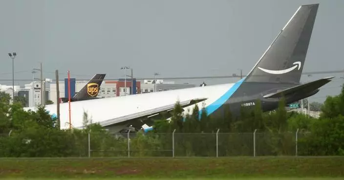 美國邁阿密機場有貨機衝出跑道撞車起火 至少5人死亡