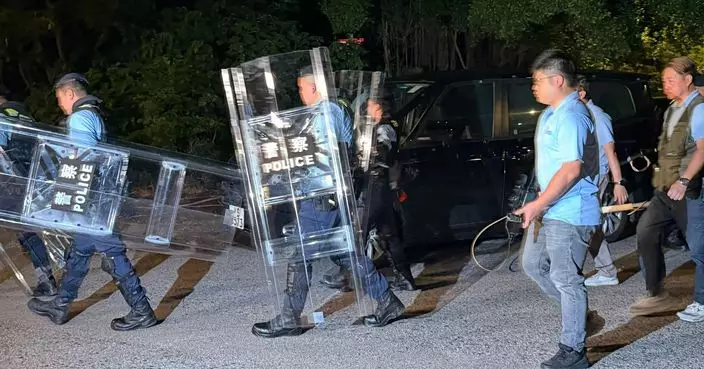 警方漁護署再出動返事發地點捉狗　約20人帶備捕犬桿及盾牌巡邏搜索
