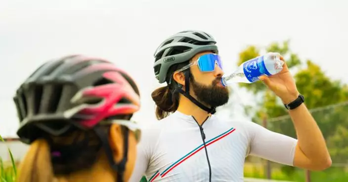英專家警告電解質飲品鈉含量偏高 長期飲用恐增血壓及腎損風險 籲勿當日常保健品