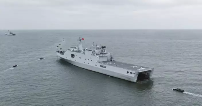 05式兩棲戰車現身台東外海 解放軍首破台軍東岸防線 泛水訓練直指戰略後方
