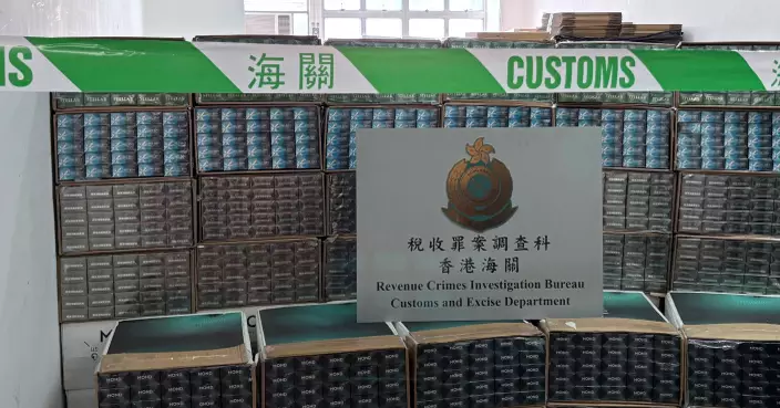 海關葵涌搗私煙貯存倉 檢值逾千萬私煙拘3男子