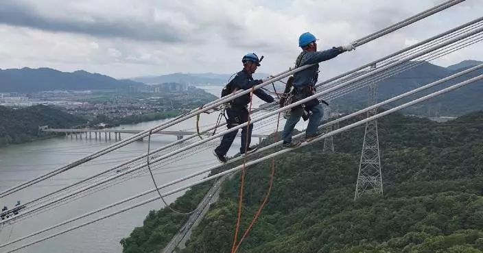 中國特高壓輸電工程富春江段完成初檢