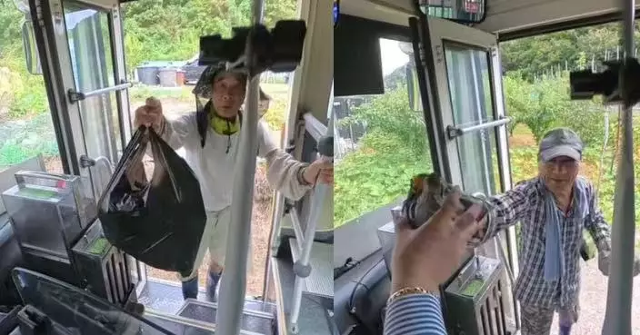 南韓長者路邊揮手截巴士 司機停車後獲對方贈自家農作物感動收下