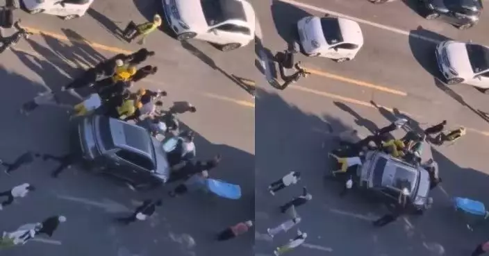 山東市民被捲入車底命危 逾20人合力抬車30秒救人托起生命希望