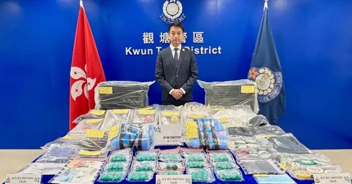 觀塘酒店內「偷龍轉鳳」柔順劑換金粒 警拘2男起回全部3000萬黃金