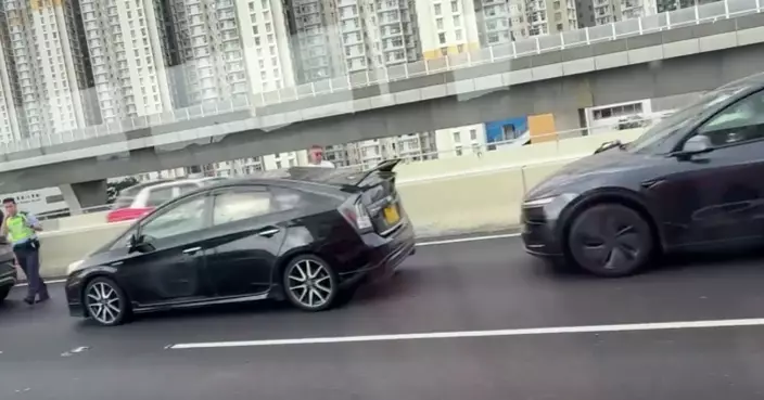 西九龍公路5車連環相撞　往葵涌方向部分行車線一度封閉