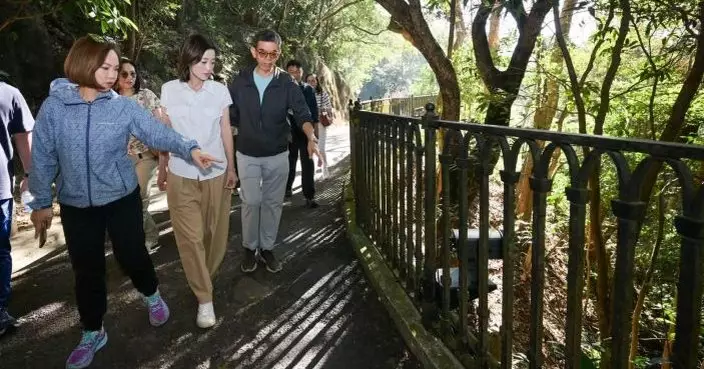 旅遊事務專員與議員視察山頂光影匯 強調以實際行動釋除疑慮