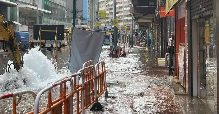 筲箕灣道爆水管致附近一帶停水 水務署：涉外力損毀與老化無關