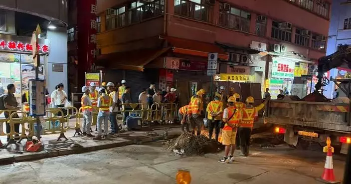 筲箕灣道爆水管 工程人員指喉管接駁大致完成正重啟供水