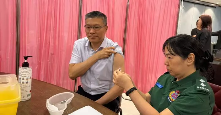 醫療輔助隊為現役人員提供免費流感疫苗接種 總部職員首日率先響應