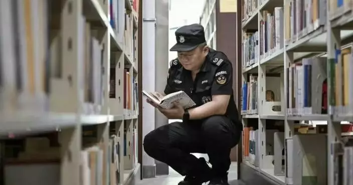 廣東藥科大學保安兩年借書逾100本！躋身校內借閱排行榜前列 自學AI續寫名著