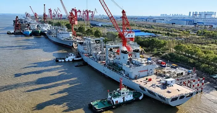 海軍下水2萬噸無人潛艇母艦 6萬噸補給艦登場 全年噸位料再破30萬噸