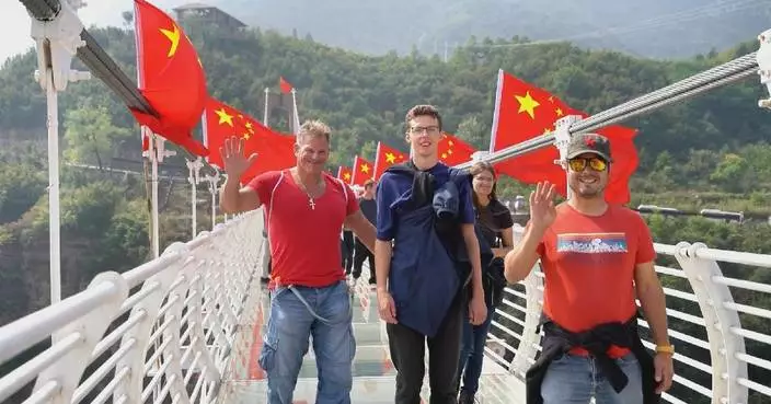 國慶假期外國旅客湧入中國體驗文化活動 入境遊顯著增長
