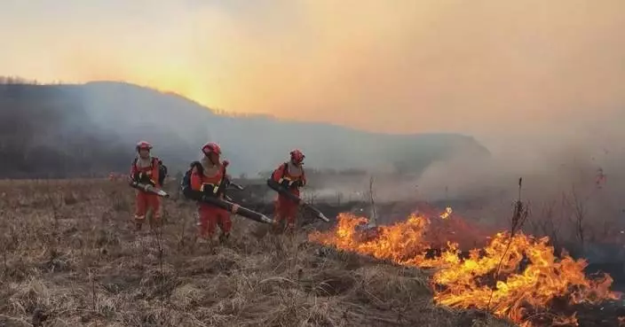 蒙古國草原大火蔓延中國邊境    內蒙古逾2,000人正在撲救