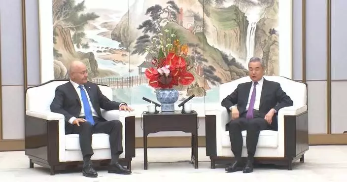 外交部長王毅會晤聯合國難民事務高級專員