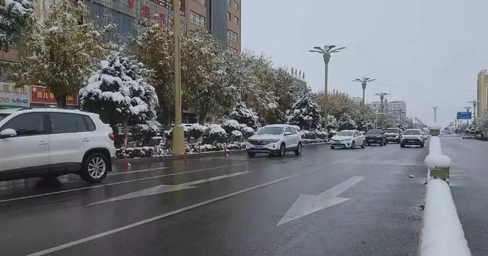 新疆北部降雪致交通受阻 氣溫急降至零下10度