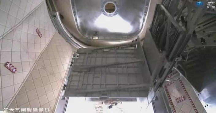神舟二十三號太空人完成在軌物料暴露實驗載荷轉移