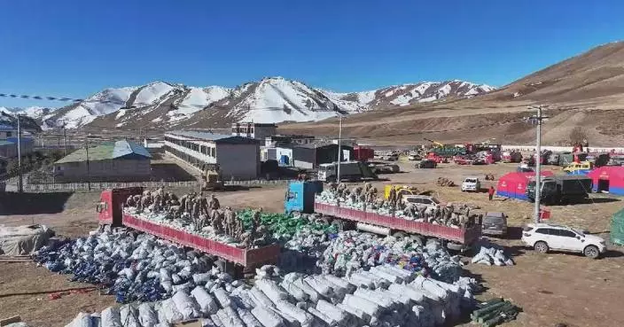 大批救援物資運抵西藏地震災區