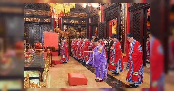 嗇色園啟建「斗姥元君寶誕祈福科儀」 177 名善信繞行燈陣 祈求平安順遂