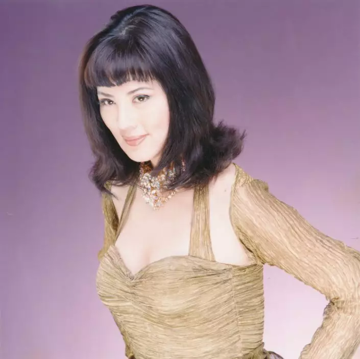 宮雪花在1995年以虛齡47歲參選亞洲小姐,加上其作風大膽,當時引起一陣譁然。