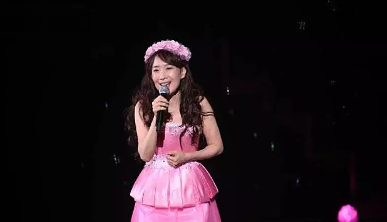 陳美齡在1972年在日本音樂人介紹下赴日本發展多年。