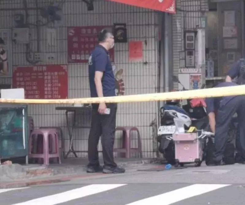 警方在槍擊現場調查。