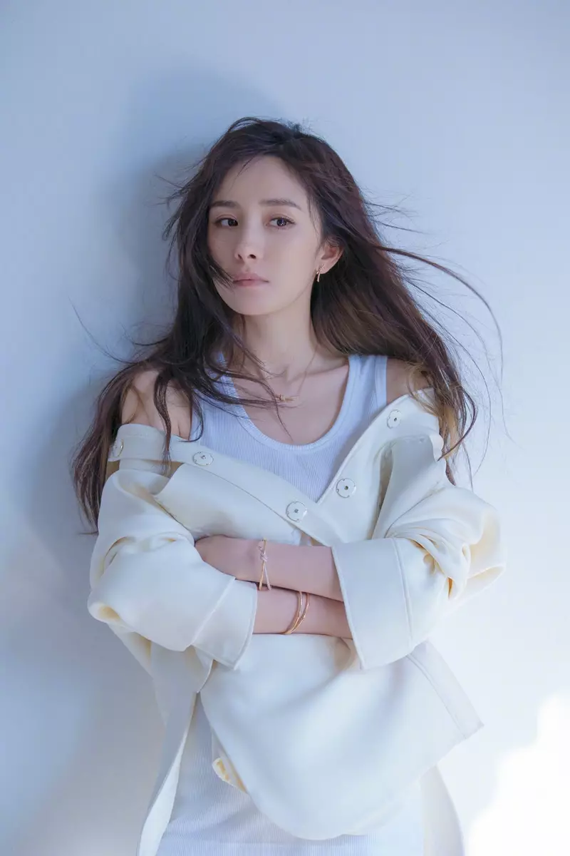 楊冪分享最新VS內衣廣告網民大讚：超有料