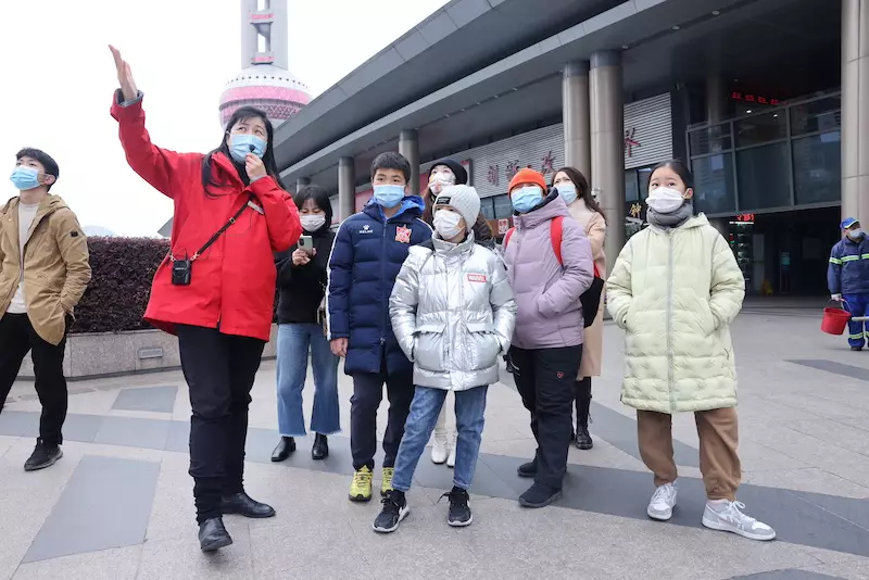 內地多地出現導遊荒,旅行社要高薪搶人。