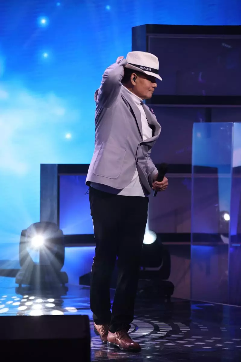 仲大擺Michael Jackson招牌甫士,老而彌堅呀!