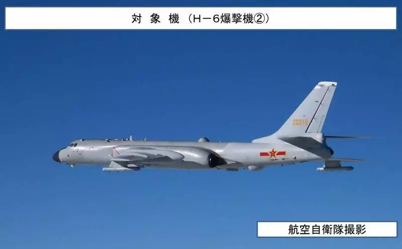 日軍抵近拍攝到中國轟炸機。