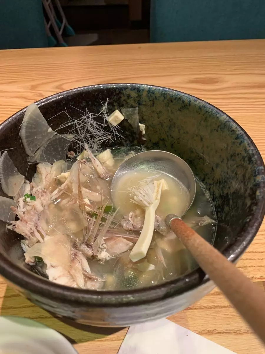 魚湯內驚現牙刷索償遭拒 網友:食日本餐送「涮涮湯」