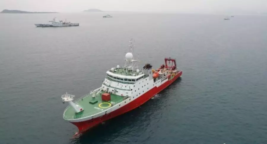 科考船完成今年首個科考航次任務後從三亞口岸入境。中新社