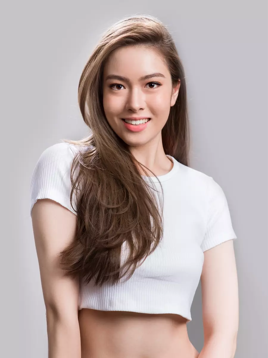 賀怡雯退選港姐後曬比堅尼照「翻版王祖賢」盡顯Model風範